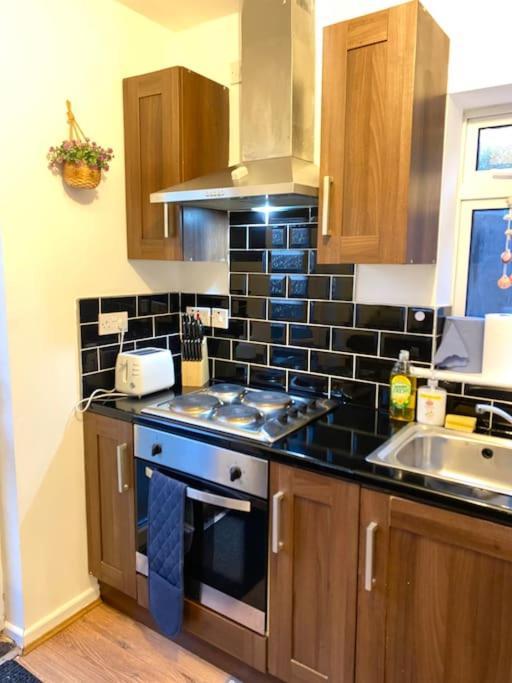 Swankyhome 4 Groups/Contractors Birmingham Dış mekan fotoğraf